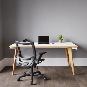 operator task chair black mesh