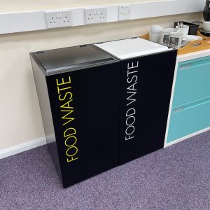 recycling bin with hinged lid for food waste