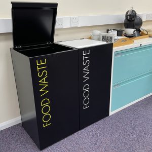 recycling bin with hinged lid with food waste lettering