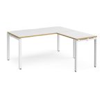 office desks with return with white/oak desk top and white legs